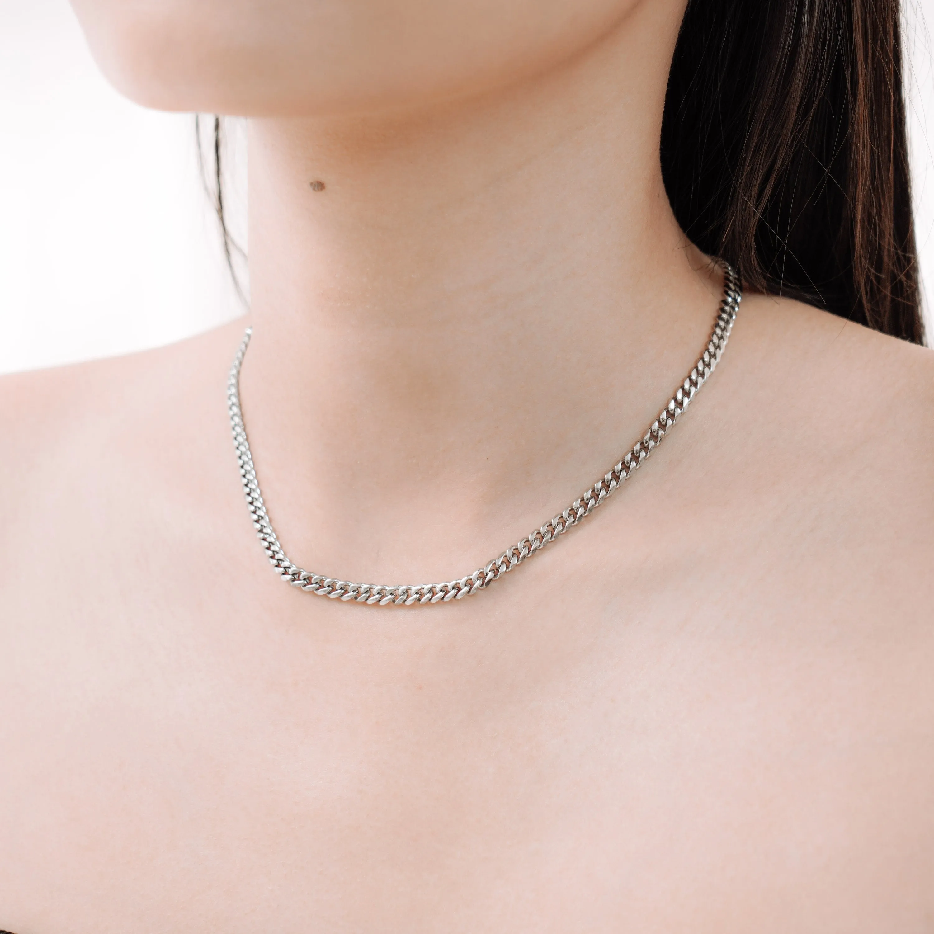 Cele Curb Chain Necklace