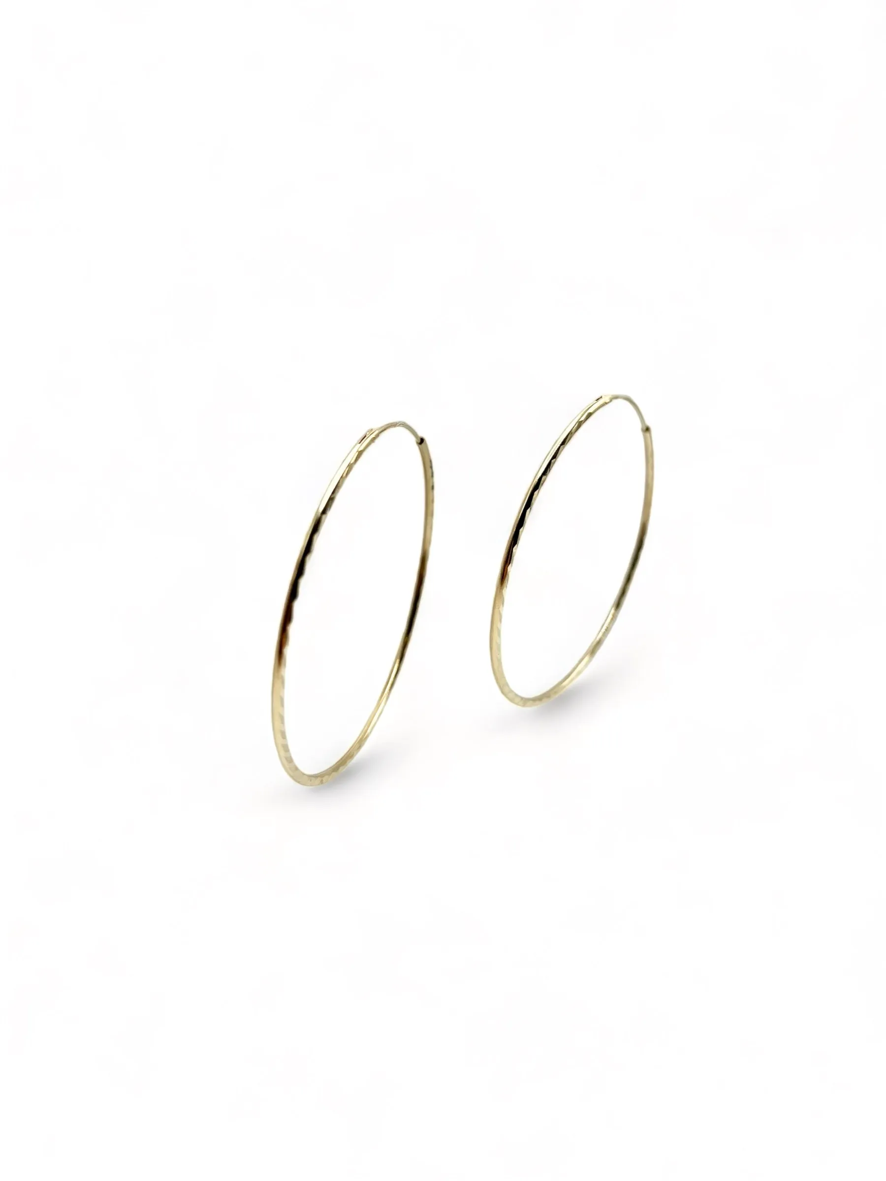 HOOP EARRINGS IN YELLOW GOLD SETTING