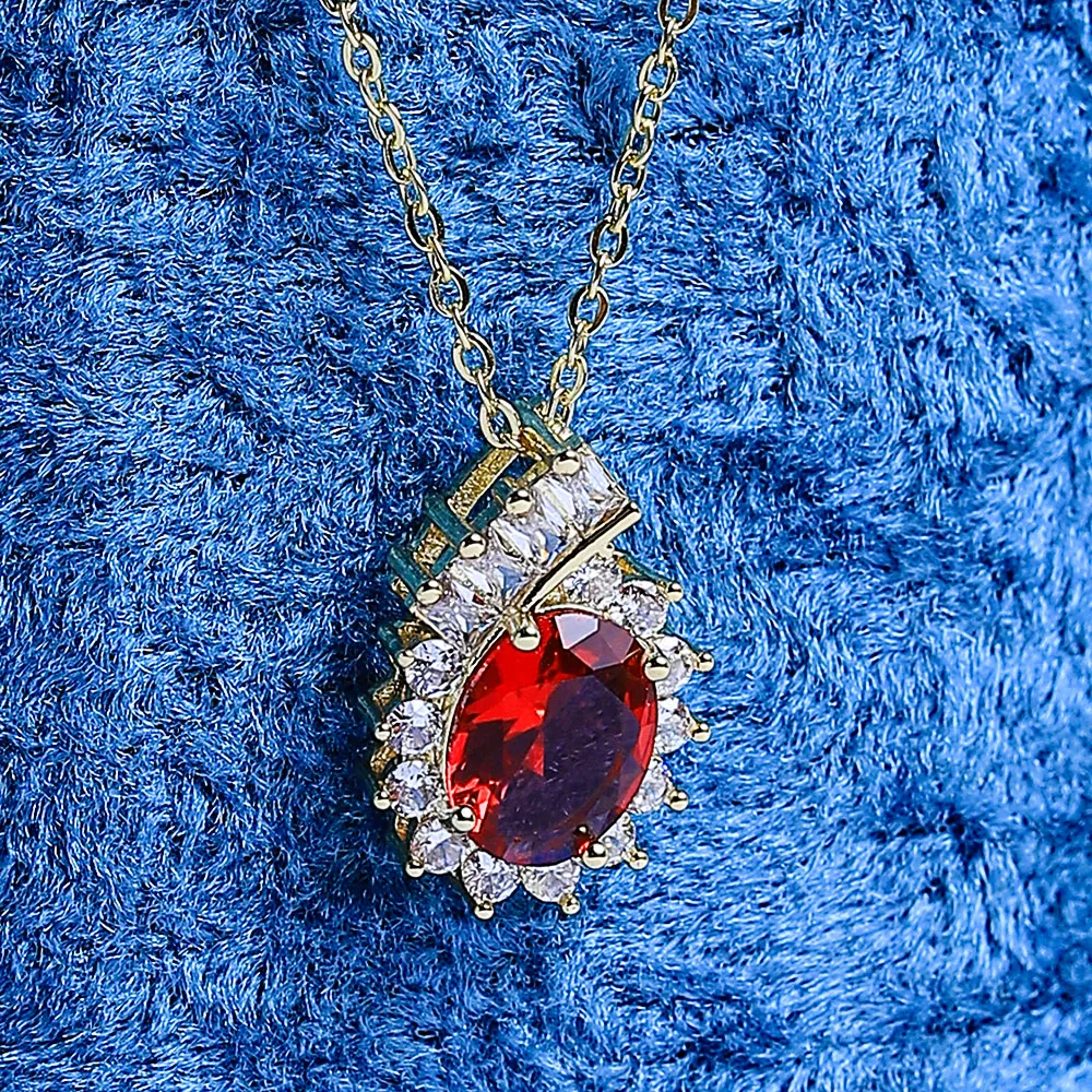 Luxurious Pendant Gemstone Necklace - Fluffy