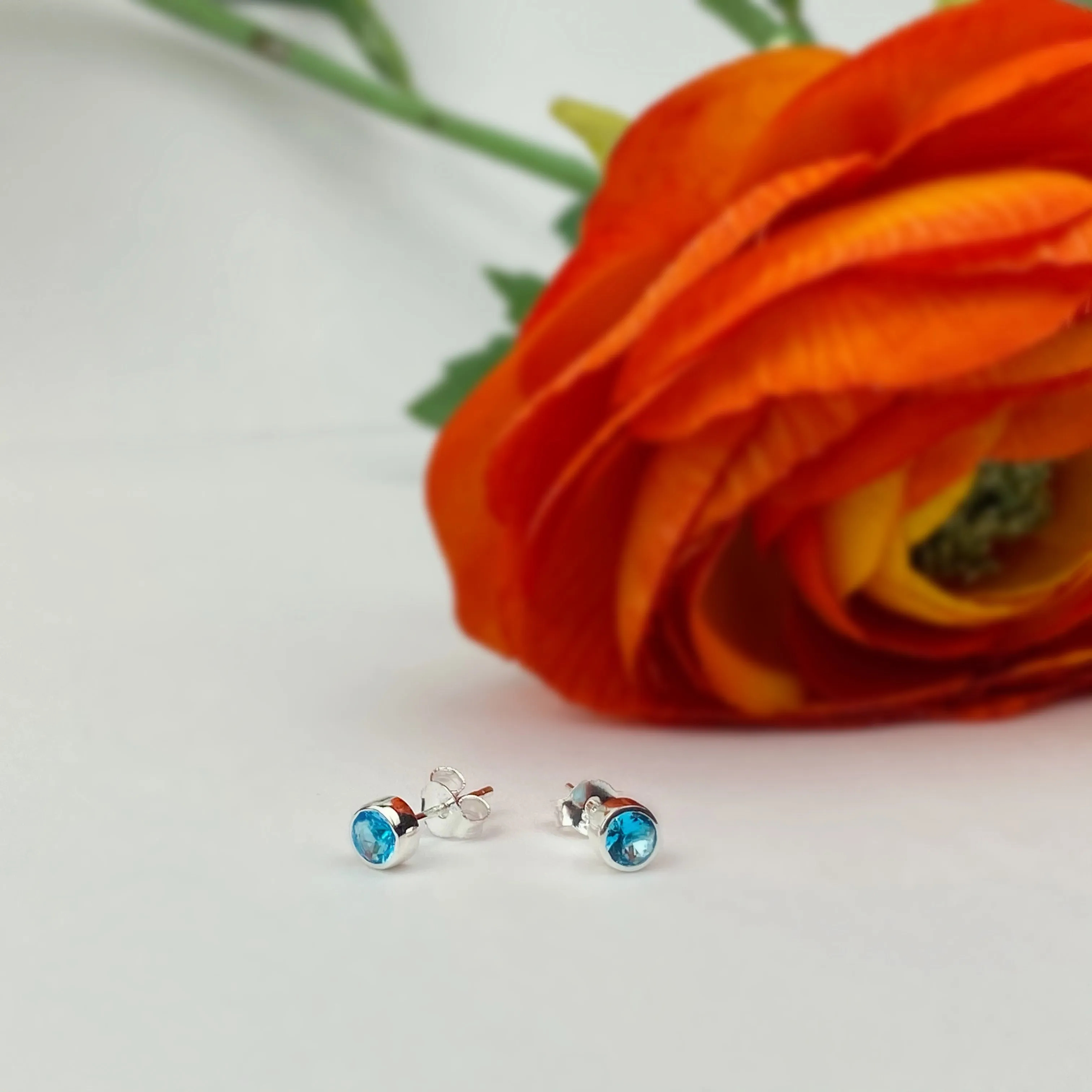 Turquoise Sparkle Studs (Dec)- SE5064